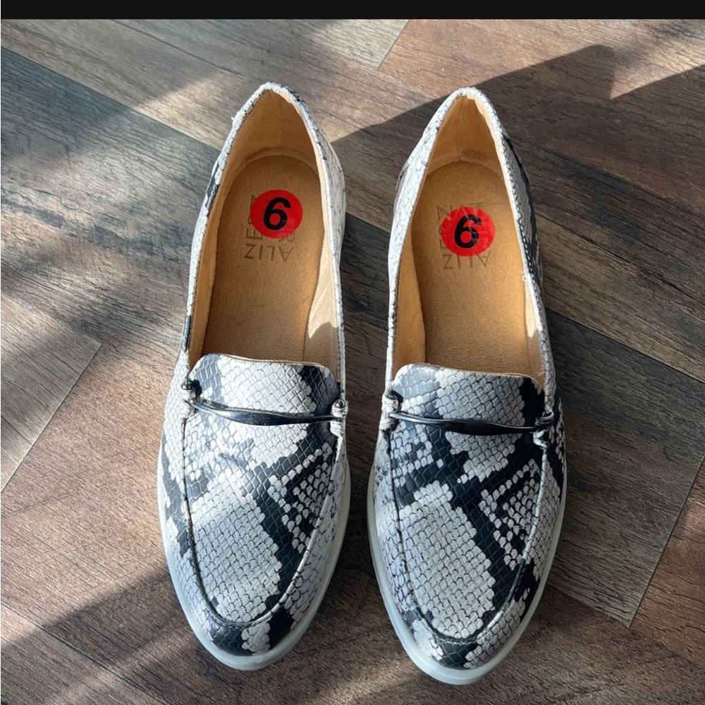 NATURALIZER Moccasins Loafers